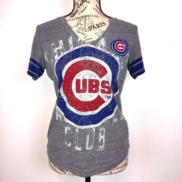 4Her By Carl Banks MLB Chicago Cubs Sports Team Women’s Grey V-Neck T-Shirt Sz S - Picture 1 of 5